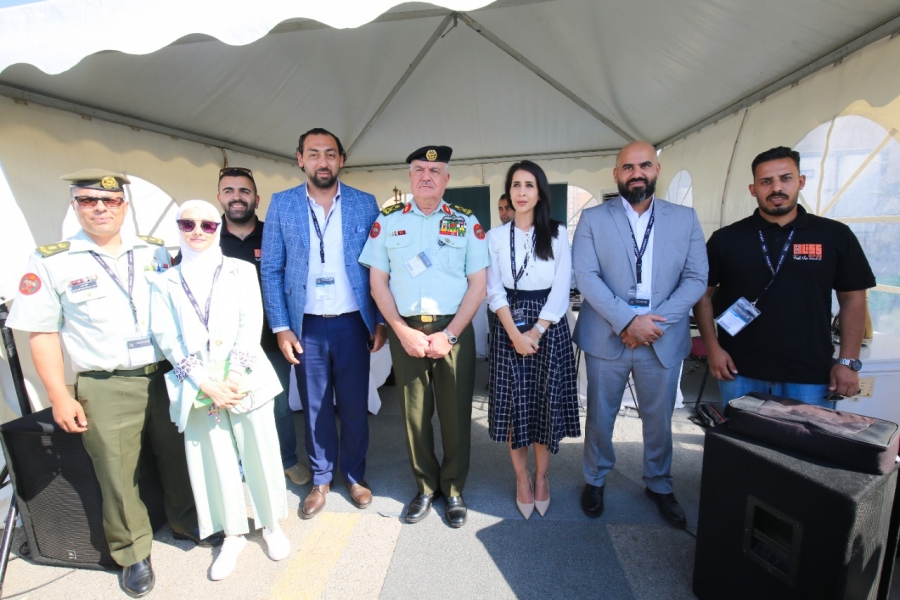 رئيس هيئة الأركان يطلع على جهود وتجهيزات مجموعة الراية الإعلامية لتغطية سوفكس