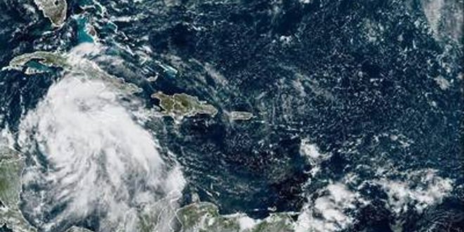 العاصفة المدارية ليزا تتحول إلى إعصار مع تقدمها باتجاه ساحل بيليز في أمريكا الوسطى