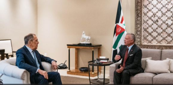 الملك يستقبل وزير الخارجية الروسي