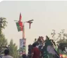 عمران خان يطمئن أنصاره بعد محاولة اغتياله