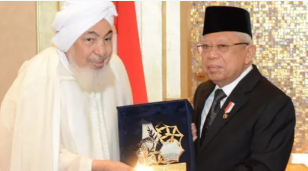 الرئيس الإندونيسي يفوز بجائزة منتدى أبوظبي للسلم