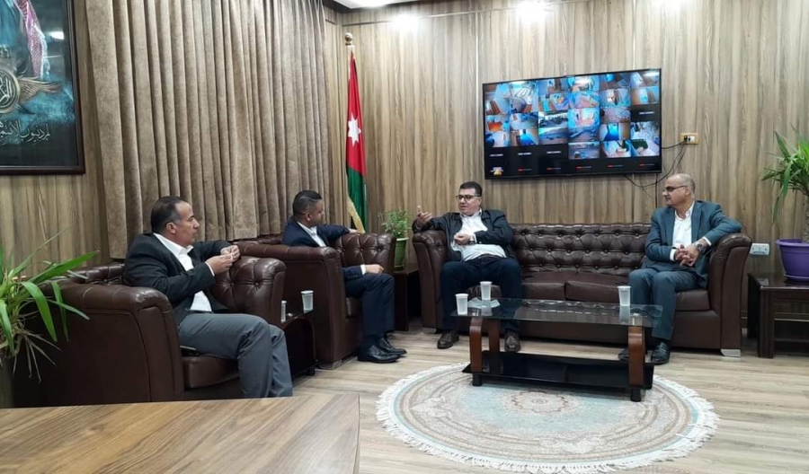 الحنيفات يطلع على مشروع الزراعة المائية بالتكنولوجيا الحديثة