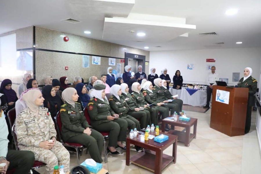 محاضرات تثقيفية  للتوعية بداء السكري في مدينة الحسين الطبية ....صور