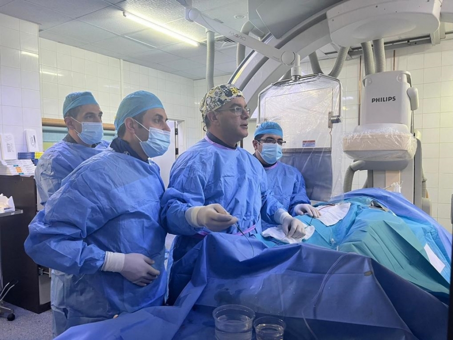 الأولى على مستوى المملكة والمشرق العربي وشمال افريقيا.. إدخال تقنية طبية حديثة لعلاج الأكياس الشريانية الدموية الدماغية في الخدمات الطبية الملكية