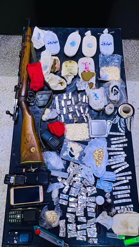 خلال الإحصائيات الأسبوعية : إدارة مكافحة المخدرات تتعامل مع 93 قضية اتجار وترويج تورط بها 171 شخصاً