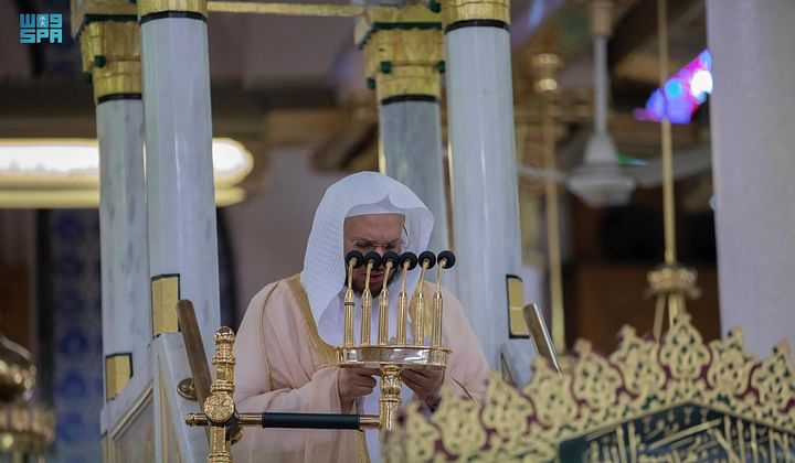 إمام المسجد النبوي: الوفاء بالعقود وحفظ العهود والالتزام بالشروط من محاسن الدين