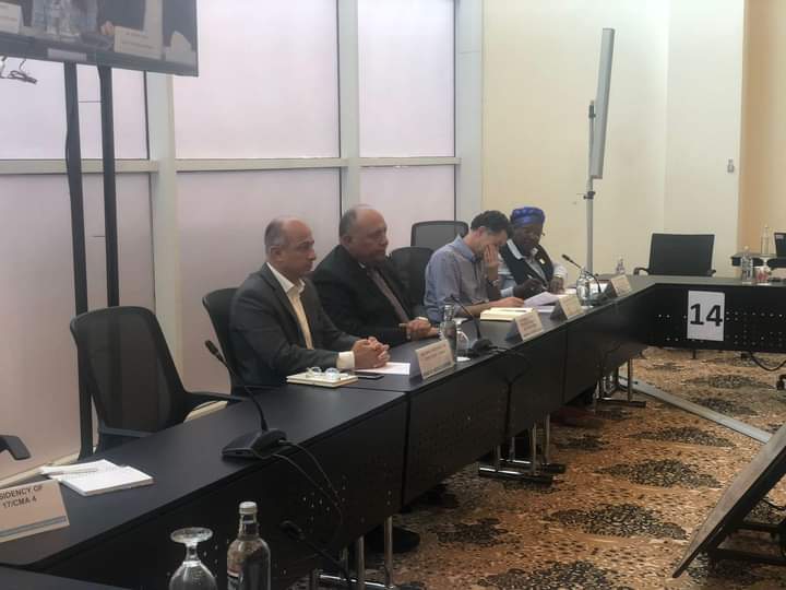 وزير الخارجية المصري الرئيس المعين لقمة COP27 يجتمع بهيئة مكتب المؤتمر في شرم الشيخ