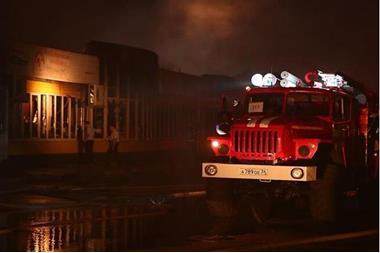 قتلى وإصابات بحريق ضخم في وسط روسيا