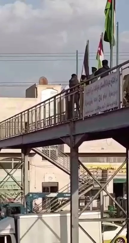 حاول الانتحار على الطريق الصحراوي.. فأنقذته شرطة البادية في اللحظة الأخيرة