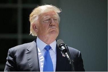 ترامب يشك في قدرة بلاده على البقاء لمدة عامين آخرين تحت حكم بايدن