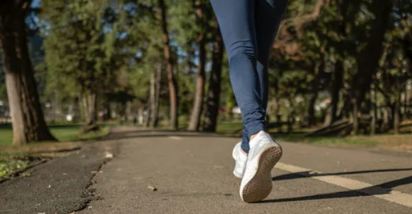 فوائد المشي.. دراسة تكشف العامل السري لتحسين الصحة