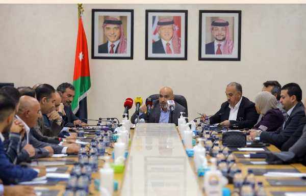 العمل النيابية تبحث قضية فصل موظفين بشركة غرندل