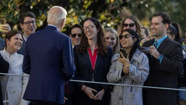 الديمقراطيون بمرمى الاتهامات.. استغلال المنصات لأجل الأصوات