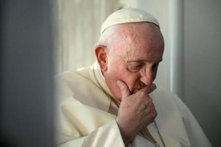 البابا: ساعدوا لبنان على وقف انهياره