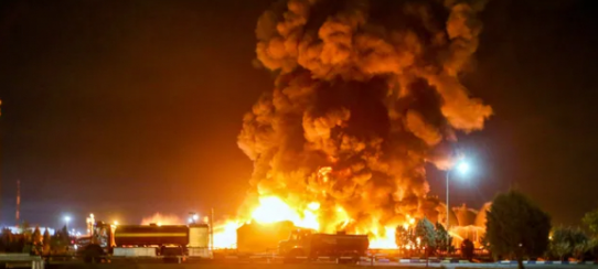 حريق محدود بدون خسائر في منشأة نفطية في إيران