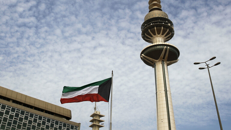 15 وافدا مصريا يعتدون بالضرب على مفتشي التجارة بمنطقة الضجيج في الكويت