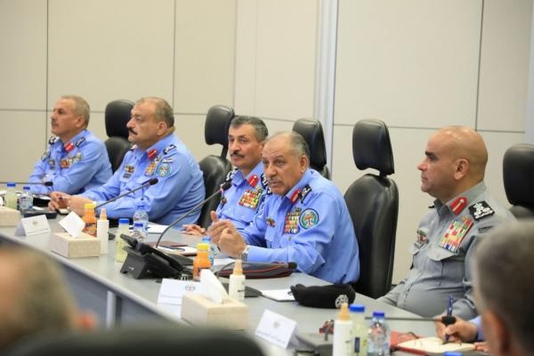 مدير الأمن العام يوجه لتفعيل الخطط الأمنية والإنسانية