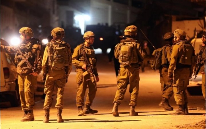 شهيد وعشرات الجرحى خلال اقتحام قوات الاحتلال مدينة نابلس بالضفة الغربية