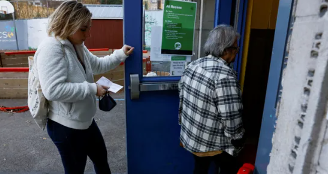 الاقتصاد كابوس الديمقراطيين بالانتخابات الأميركية