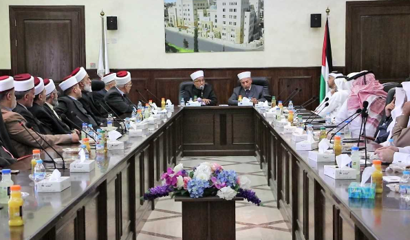 قاضي القضاة يلتقي وفداً قضائياً قطرياً