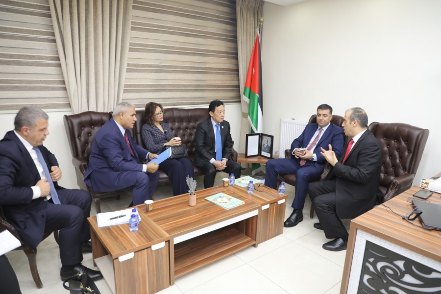 مدير عام الفاو يزور مركز البحوث الزراعية