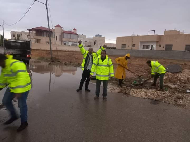 بلدية مادبا تتعامل مع عدد من الشكاوي الواردة لغرفة العمليات