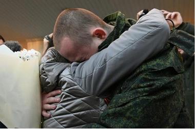 عودة 35 عسكريا من الأسر الأوكراني إلى لوغانسك