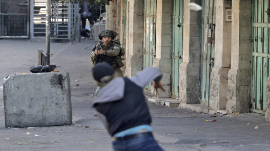 اشتباكات مسلحة بين فلسطينيين وقوات الاحتلال الإسرائيلي في جنين