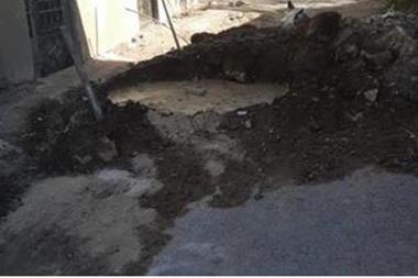 انهيار سقف بئر كفري مملوء بالمياه العادمة في ارحابا