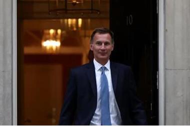 بريطانيا تخطط لزيادات ضريبية من أجل إصلاح الاقتصاد