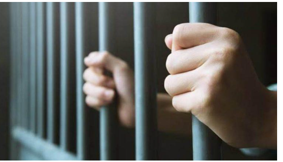 حبس مدير بشركة مساهمة عامة سنتين و6 أشهر