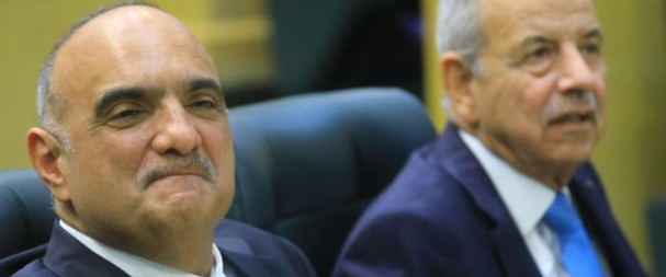 الخصاونة يهنئ الصفدي بفوزه برئاسة النواب