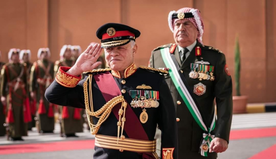 شاهد بالصور جلالة الملك افتتاح اعمال الدورة العادية الثانية لمجلس الأمة التاسع عشر..