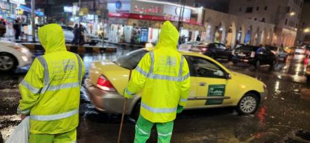 الأمانة: توفير عدد كبير من مناهل تصريف مياه الأمطار للحد من ارتفاع منسوبها