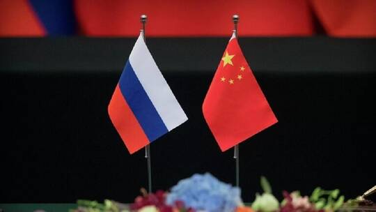 وزير الخارجية الصيني: بكين تعارض استبعاد روسيا من مجموعة العشرين والمنتديات الأخرى