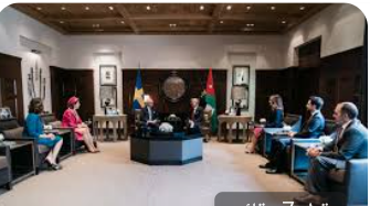 الملك يبحث مع ملك السويد العلاقات الثنائية والمستجدات الإقليمية والدولية