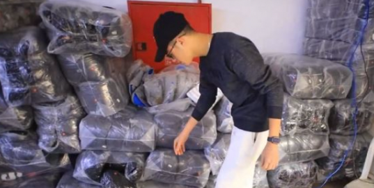 تجار يشكون مداهمة مياه الأمطار لمستودعاتهم في خلدا