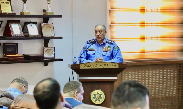 مدير الأمن: ضرورة التعامل بحزم مع أشكال الجريمة كافة