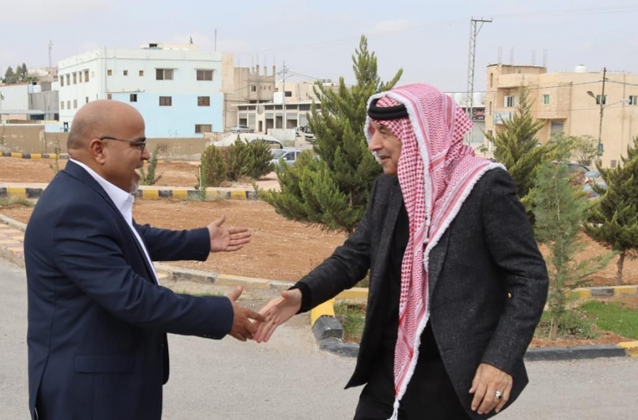 نائب رئيس الوزراء ووزير الإدارة المحلية يزور بلدية الموقر