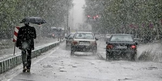 عاجل :الدوريات الخارجية  قطع حركة السير احترازيا بسبب غزارة تساقط الأمطار من محطة الكرامة الأمنية باتجاه حدود الكرامة