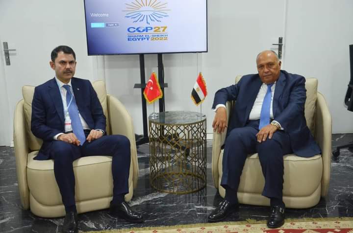وزير الخارجية المصري رئيس مؤتمر COP27 يستقبل وزير البيئة التركي