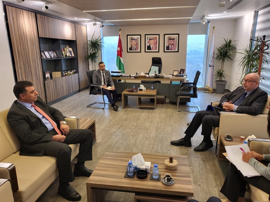 وزير الزراعة يبحث تعزيز العلاقات الأردنية التشيلية