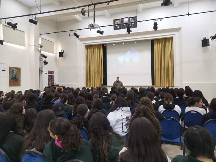 يوم توعوي حول المخدرات في المدرسه الاهليه للبنات بالتعاون مع شركة زين