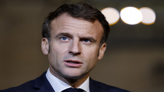 ماكرون يقول إنه يجب عدم تسييس الرياضة قبيل انطلاق المونديال في قطر