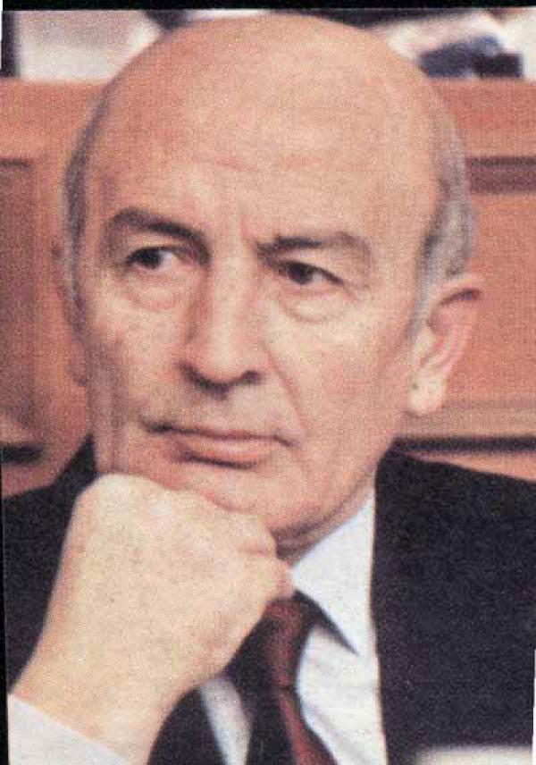 الخصاونة ينعى وزير السياحة والآثار الأسبق ينال حكمت