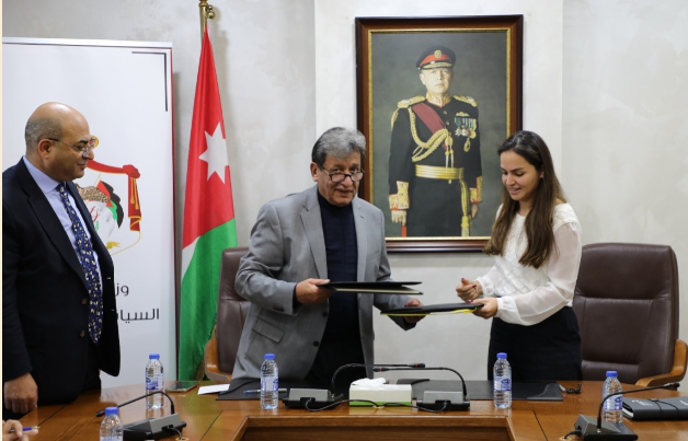 مذكرة تعاون بين الشؤون السياسية والبرلمانية والبحث عن أرضية مشتركة