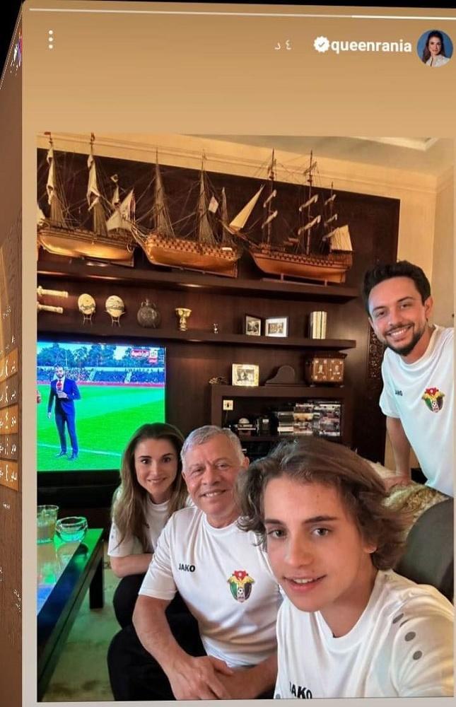 الملك عبدالله الثاني يتابع لقاء النشامى