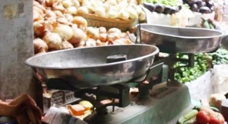 المواصفات تدعو للتأكد من سلامة الموازيين في المتاجر