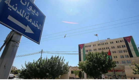 جامعيون اوائل: امتحان ديوان الخدمة كان تعجيزيا