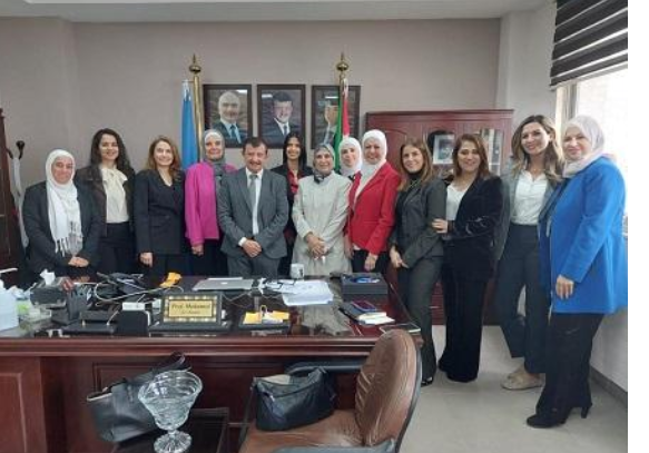 ورشة عمل لكلية الصيدلة في عمان الاهلية بالتعاون مع الصيادلة الأردنيين